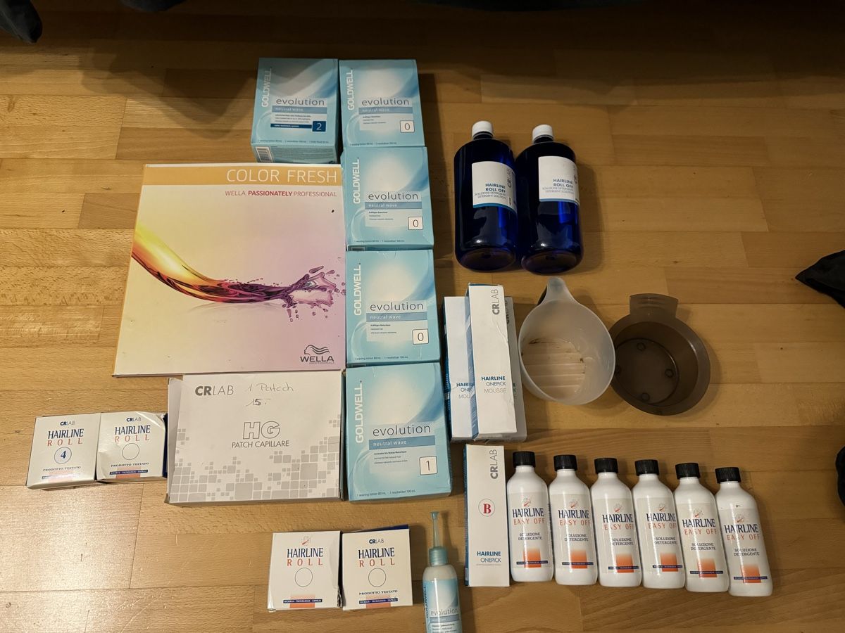 Kosmetik-& Massageliegen: Coiffeur Produkte – Gebraucht aus zürich von fufinini4