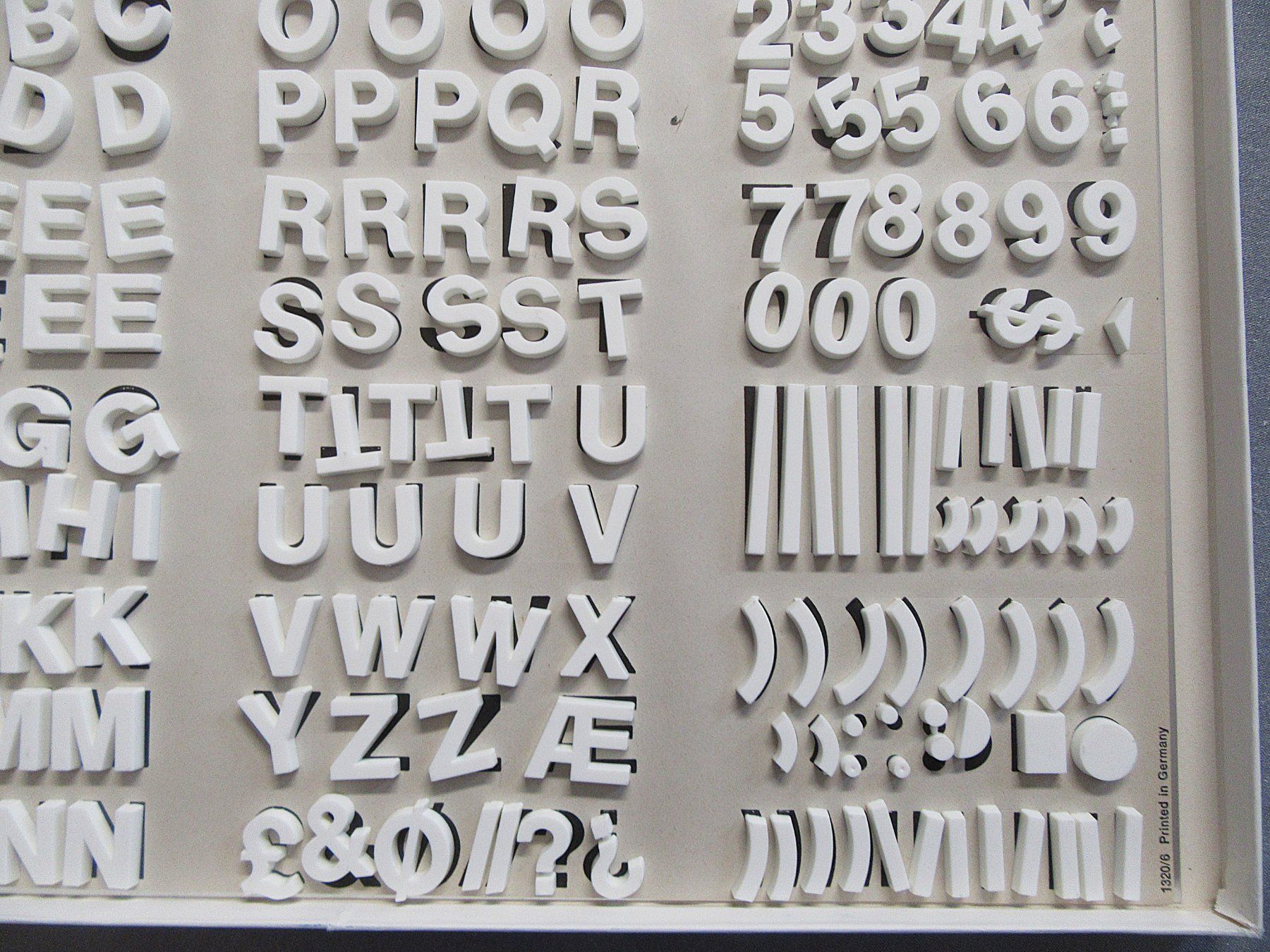 Giochi: Revue - 3D Magnet-Buchstaben – Usato da Auenstein venduto da Padabimbim 5