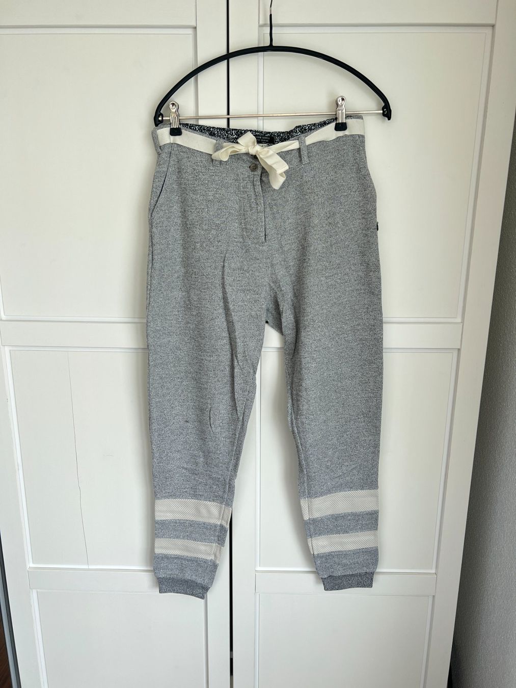 Maison Scotch Pantalons: Maison Scotch Trainerhose, Size 1 – D'occasion à Muri b. Bern par michellew23 1