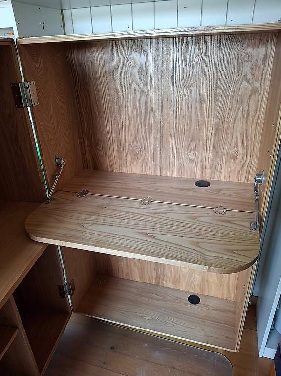 Scrivanie: Bürotisch/Schrank – Usato da Horgen venduto da Ursi011 2
