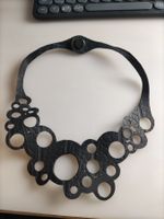 Collier noir artisanal en chambre à air
