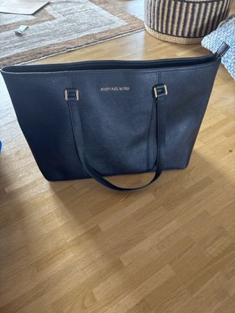 Michael Kors Tasche schwarz Schultertasche