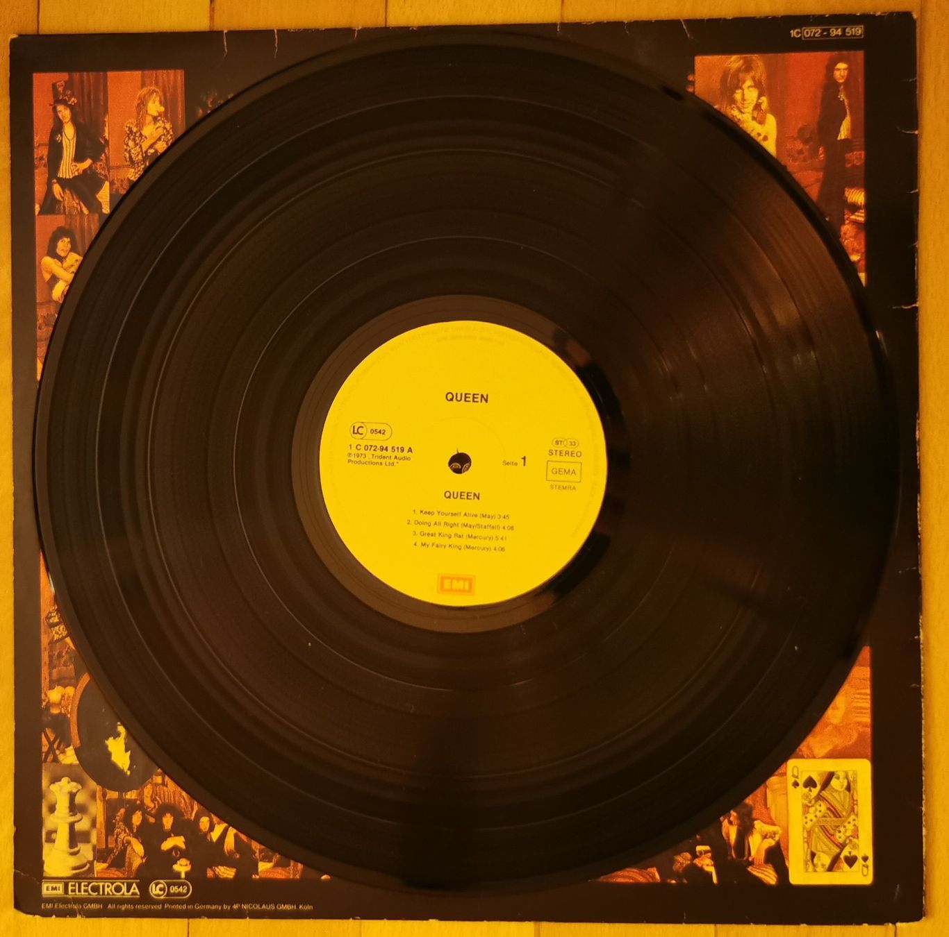 Schallplatten: Queen - "Queen" Vinyl LP von 1973 – Gebraucht aus Birsfelden von dsc_f8gx 2