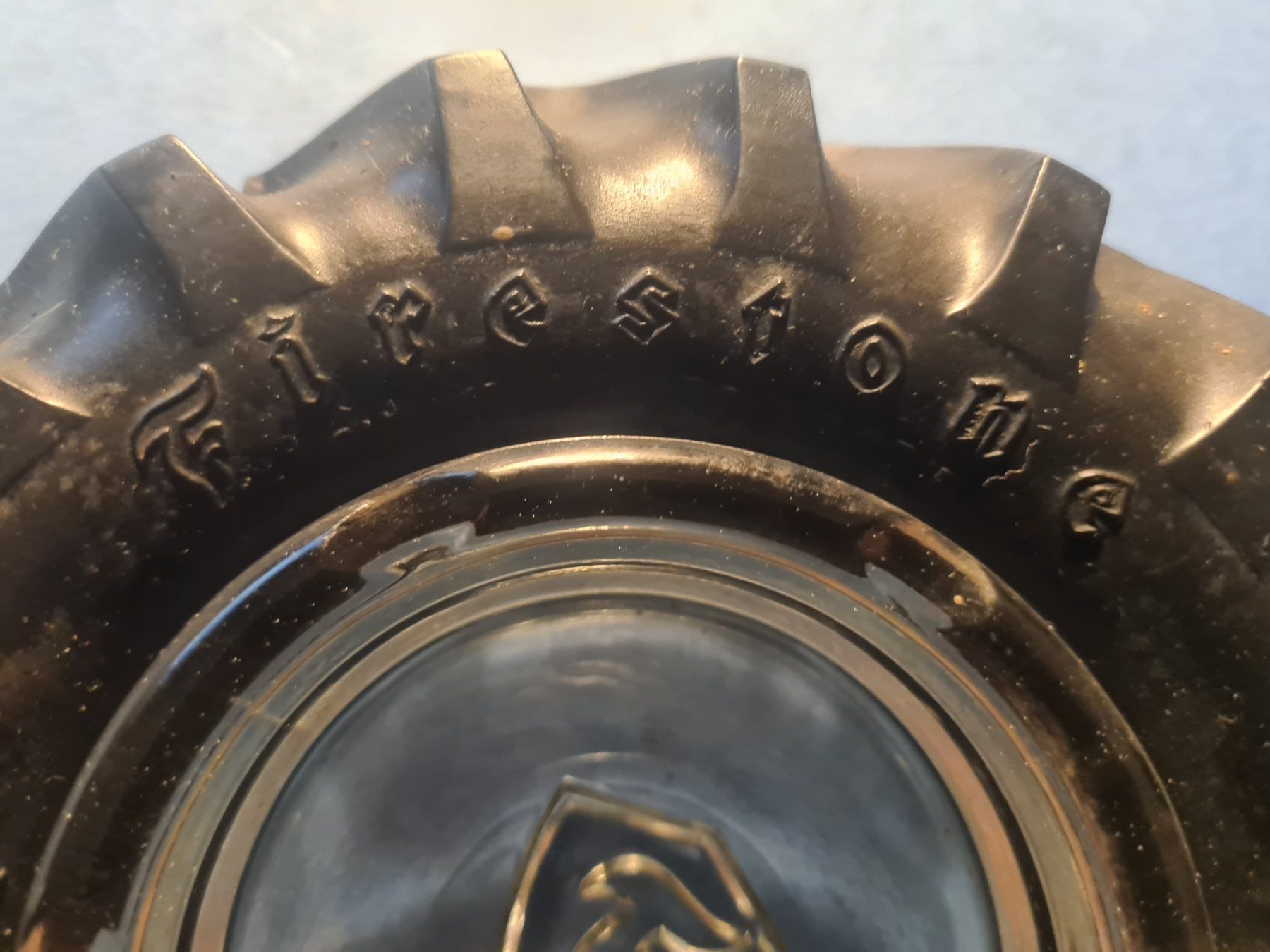 Firestone Aschenbecher: FIRESTONE  TRACTOR  CENDRIER  VINTAGE  COLLECTION – Gebraucht aus Bellevue von BURGOLMANIA 2