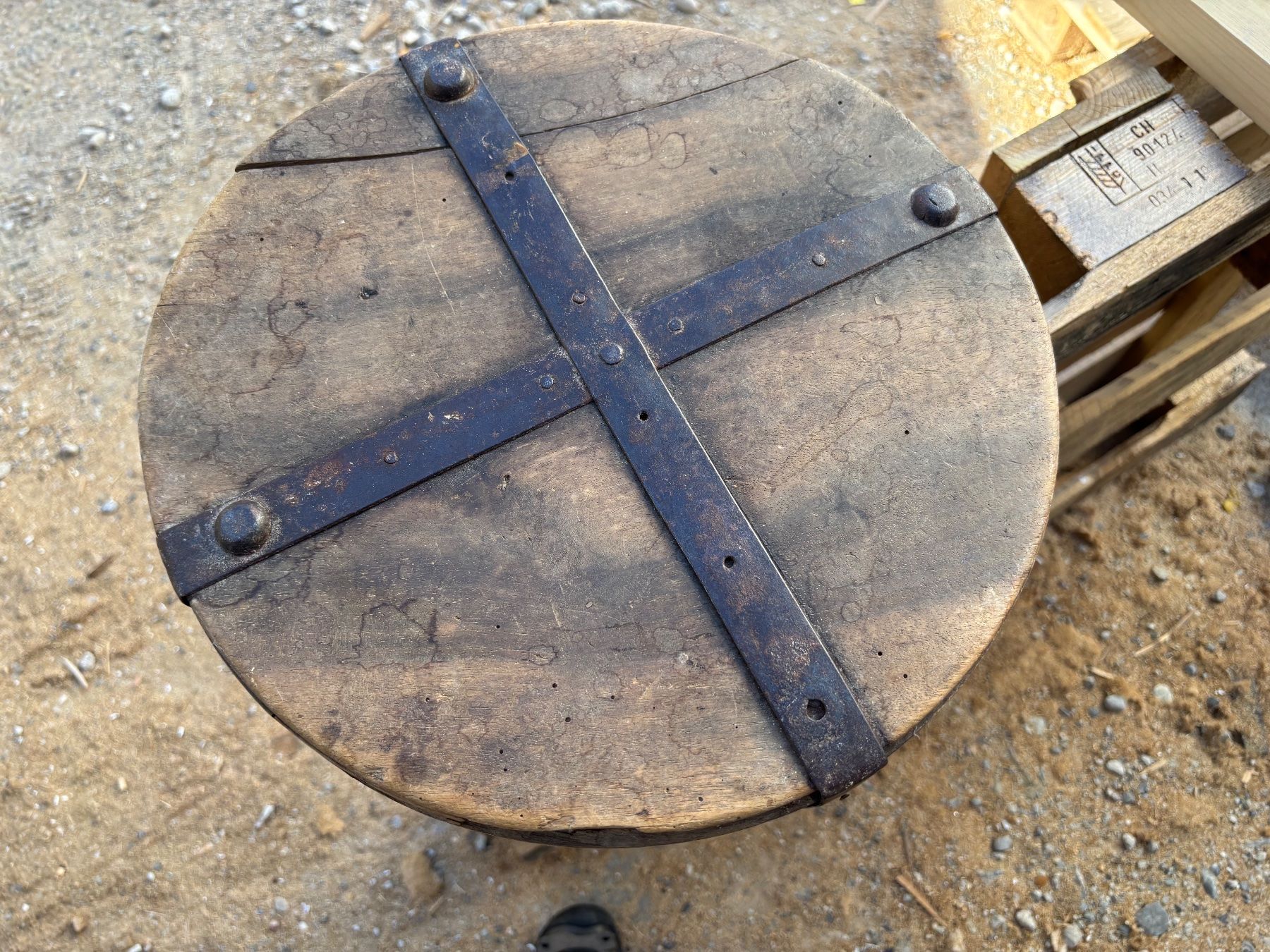 Articles en bois: Antikes Korn oder Mehl Holz Hohl Mass – D'occasion à Biglen par Charlieschwarz 2
