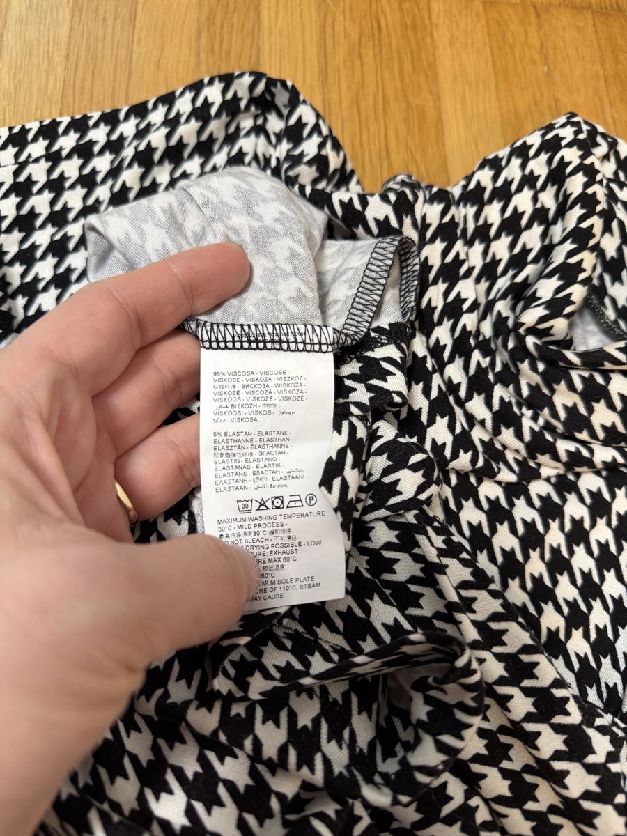 Pullover & Sweatshirts: Rollkragenshirt mit Hahnentrittmuster, Grösse S, OVS!! – Gebraucht aus Jona von Good_luck_ 5