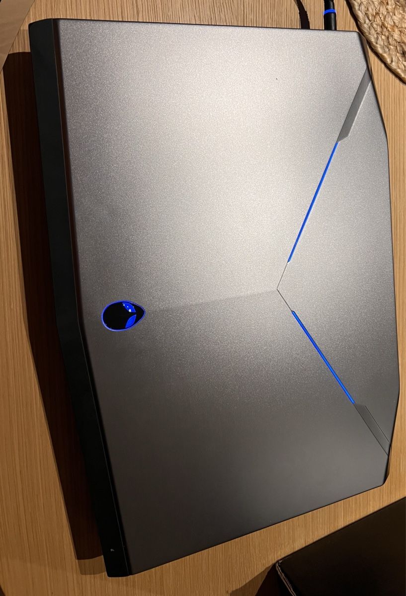 Alienware Notebooks: Alienware 17 Gaming Laptop – Gebraucht aus Vacallo von  5