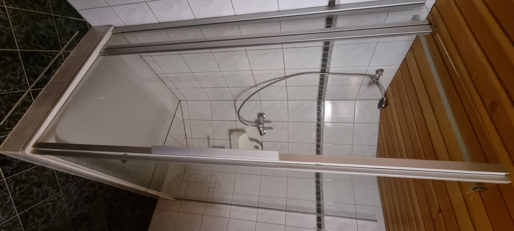Duschen: Dusch-Glaswand – Gebraucht aus Grossdietwil von GNOM313