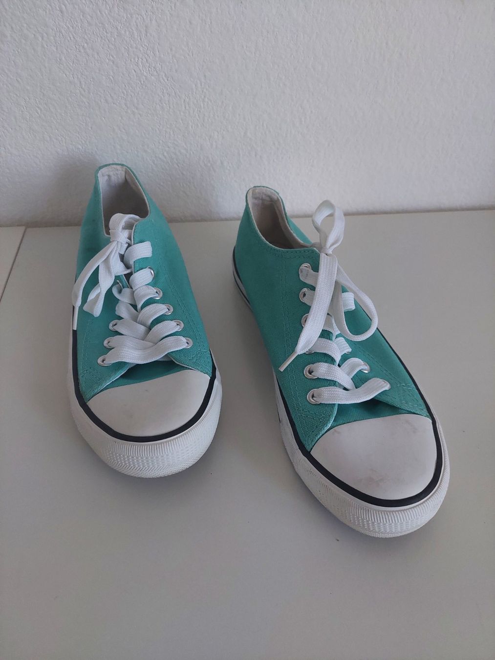 Graceland Damenschuhe: MINTFARBIGER STOFF TURNSCHUH GR. 38 – Gebraucht aus Münchenstein von Strupfi