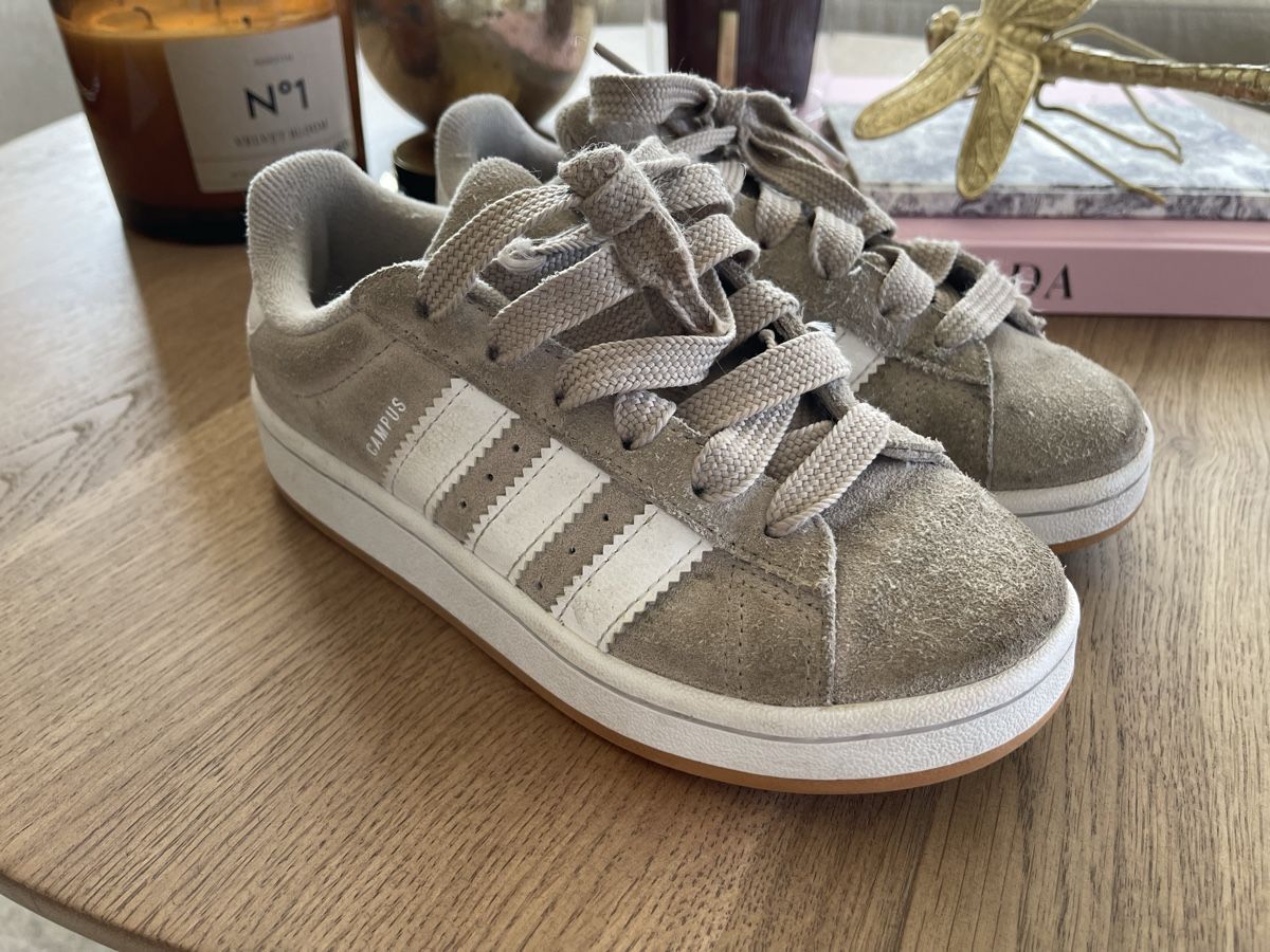 Adidas Scarpe per ragazzi: Adidas Kinder Schuhe GR. 34 – Usato da Inwil venduto da 0107MI