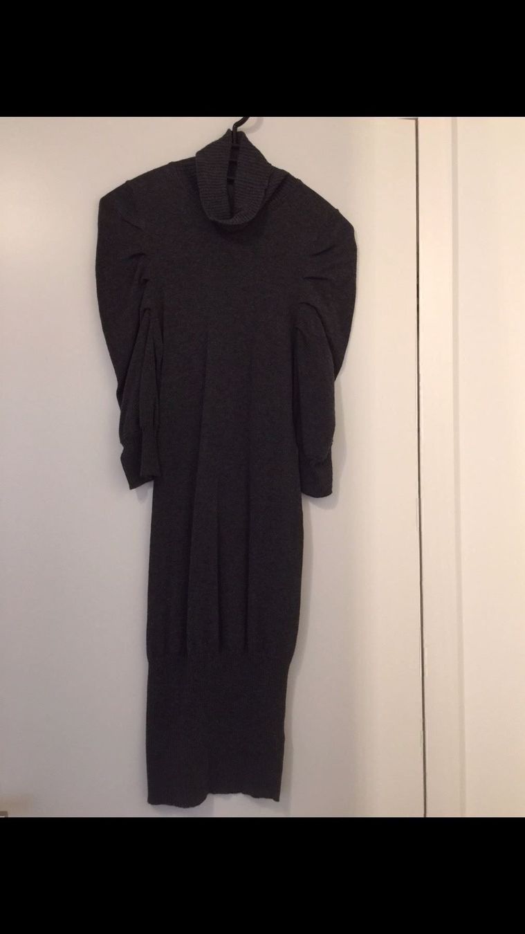 Vestiti: neues Kleid / langer Pullover von bebe – Nuovo (secondo la descrizione) da Zürich venduto da Cdefinitiv
