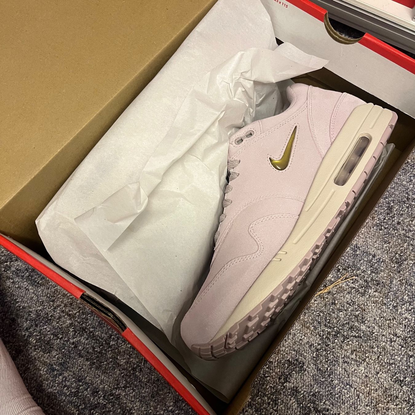 Nike Herrenschuhe: Nike Air Max 1 Jewel Rosé – Gebraucht aus Winterthur von LaBodega