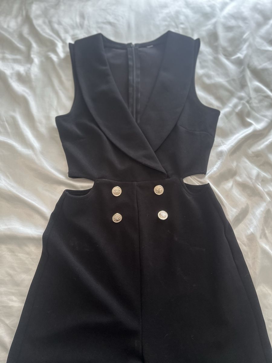 Jumpsuits: Schicker, schwarzer Overall mit Cut-Outs – Neu (gemäss Beschreibung) aus Kirchlindach von laraaa.elinaaa