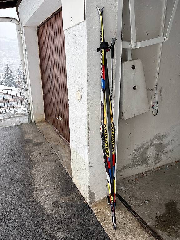 Sci: Skating Langlaufski inkl. Stöcke – Usato da Flims Waldhaus venduto da Cwi80