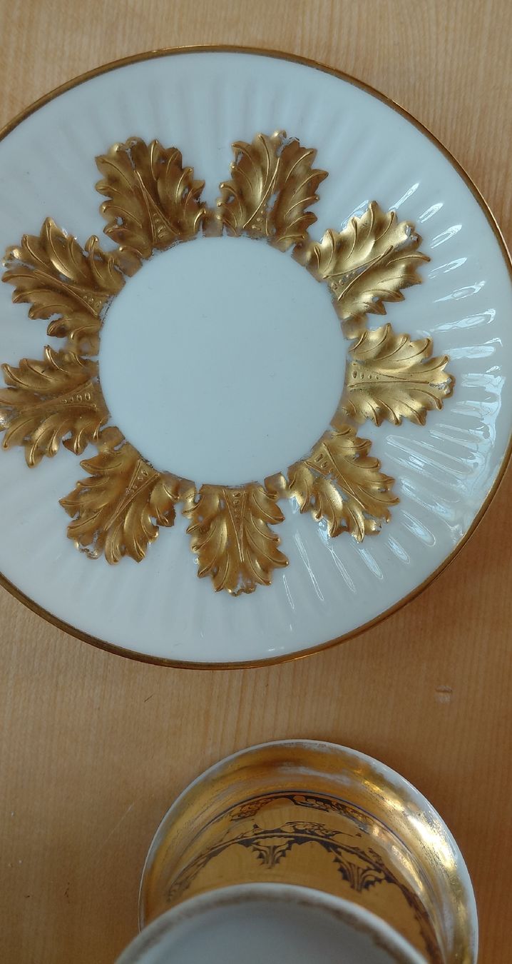Tassen: Antike Tesse mit edlem Golddekor, 1840/50 – Gebraucht aus Trogen von Limboo 5