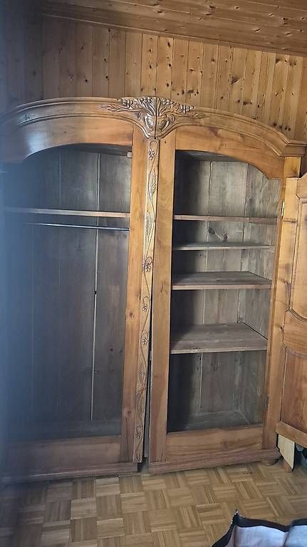 Armoires: Armoire fribourgeoise – D'occasion à Lutry par Labru 2
