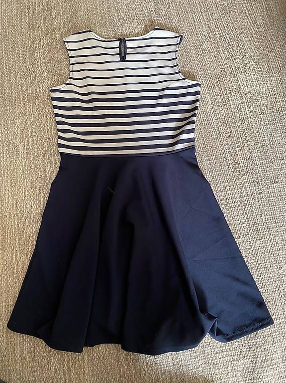Kleider: Kleid mit Blumenmuster – Neu und originalverpackt aus Zürich von iri_cyr9 1