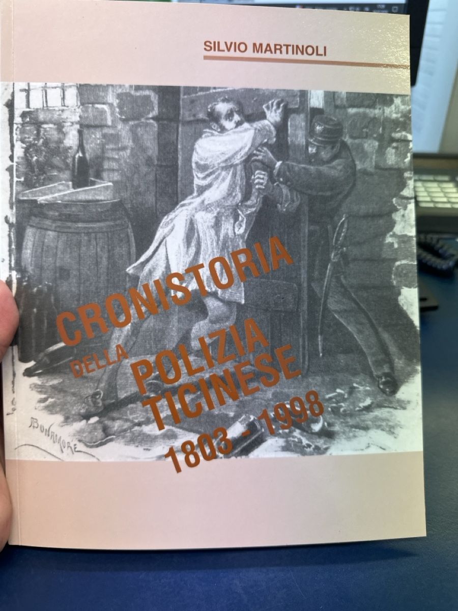 Bücher: Cronistoria Polizia Ticino – Gebraucht aus Morbio Inferiore von Ecod