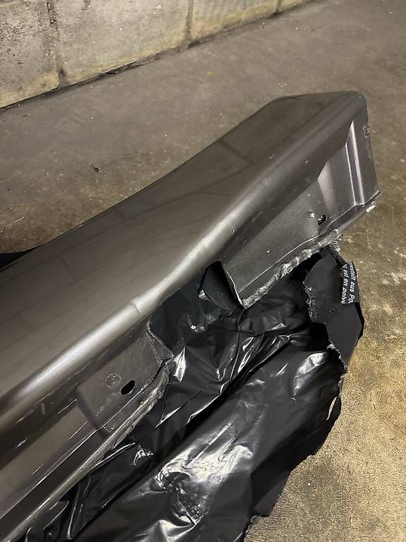 Tutti pezzi di ricambio auto: Seitenschwelle – Usato da Hägendorf venduto da Gashii03 1