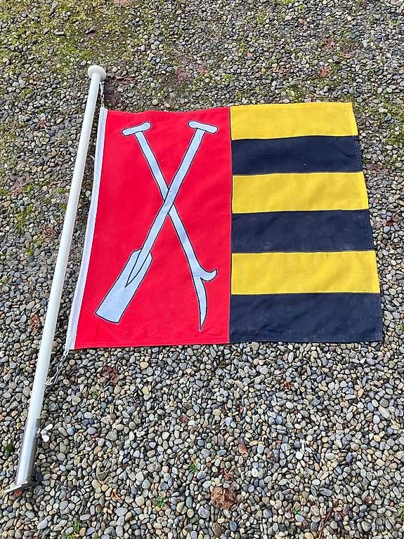 Drapeaux: Gemeindefahne Root mit Fahnenstange – D'occasion à Horw par luzernicus