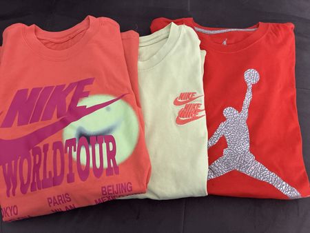 3 schöne T-Shirt Nike und Nike Air