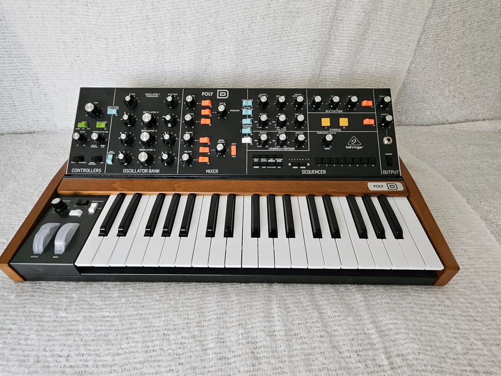 Behringer Poly D Synthesizer 1