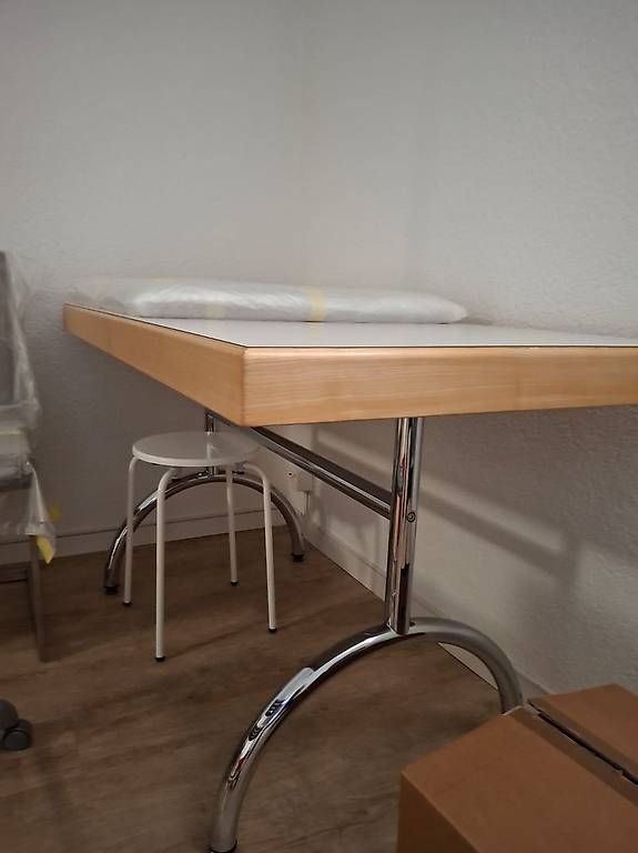 Tavoli: Tisch stabil, 140 cm x 70 cm – Usato da Lausen venduto da SwingSwangSwung 1