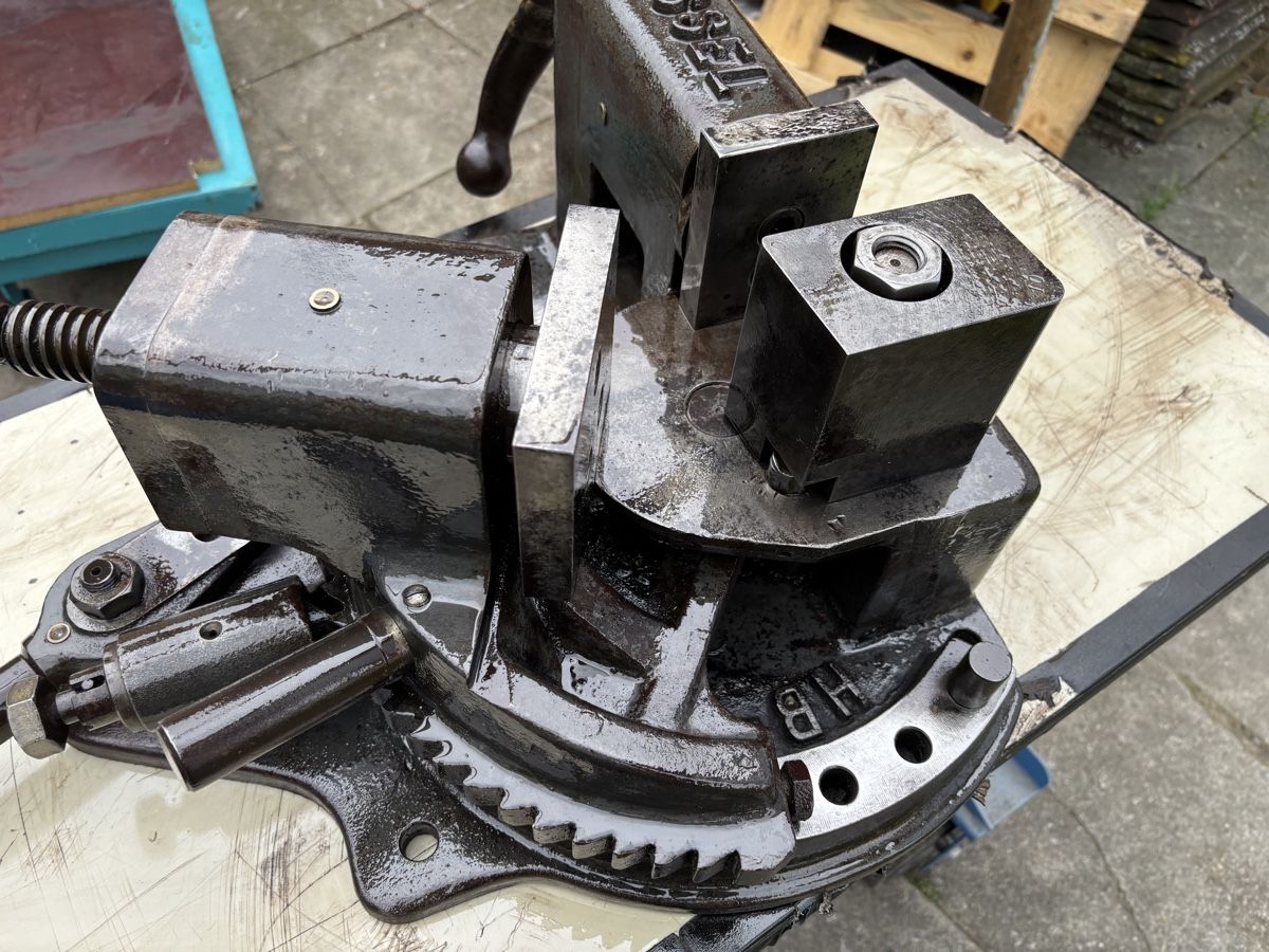 Tutte le macchine: Biegemaschine Gressel HB 47 – Usato da Aarau venduto da Belli49