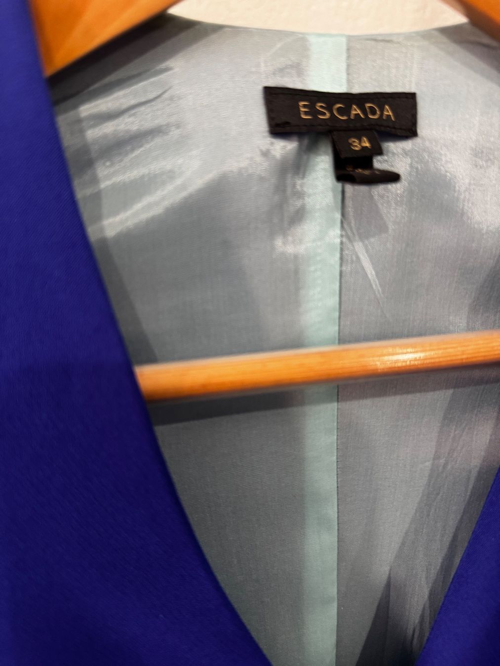 Escada Robes: Robe ESCADA – Neuf (Voir description) à Echichens par unideks 3