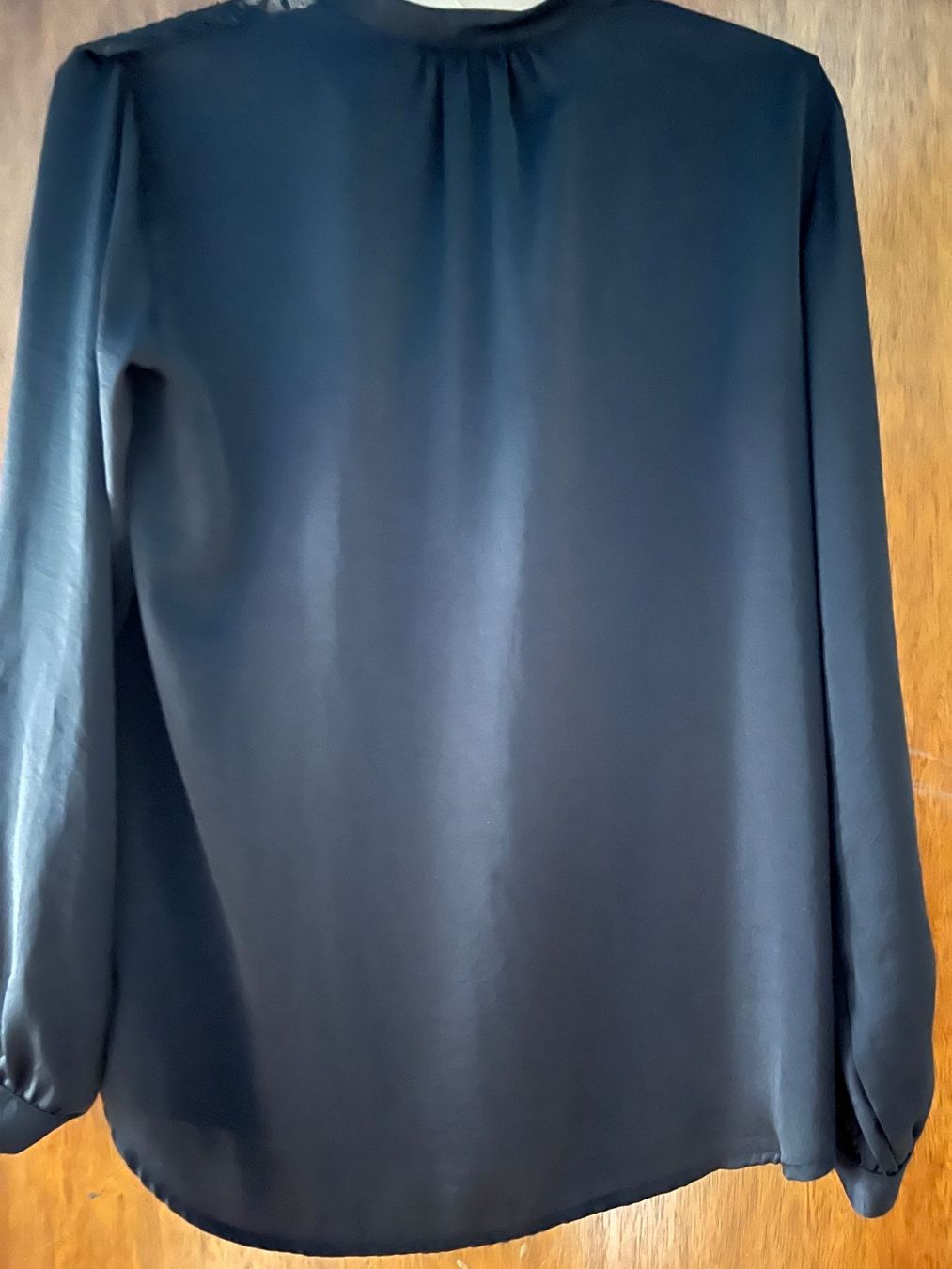 H&M Blusen: schwarze Bluse mit Spitzeneinsätzen – Gebraucht aus Würenlos von Schnudi10 1
