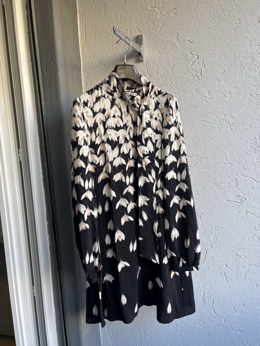 Valentino Vestiti: Wunderschönes Kleid von Valentino – Usato da Bern venduto da agata89