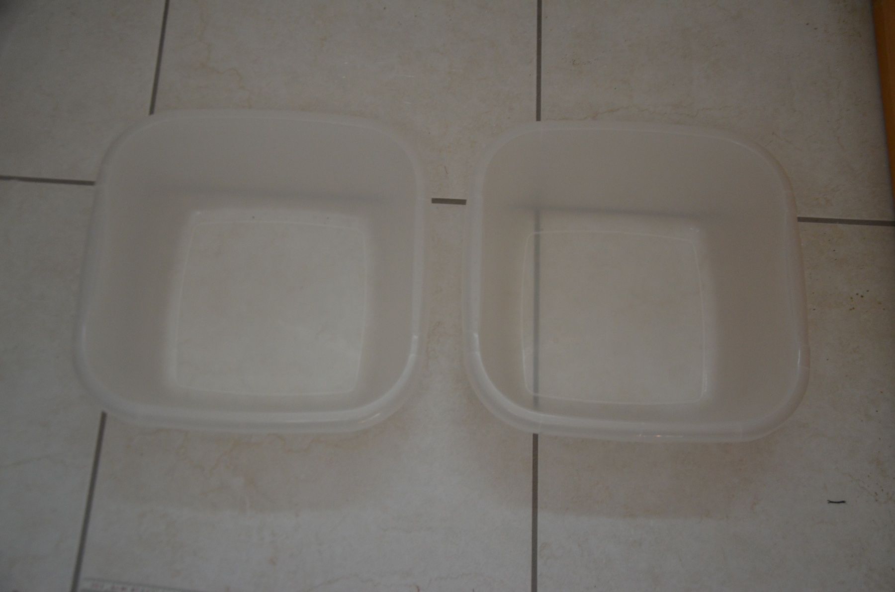 Contenitori & Simili: 2 BACINELLE PLASTIK BECKEN – Usato da Chiasso venduto da Dolly015