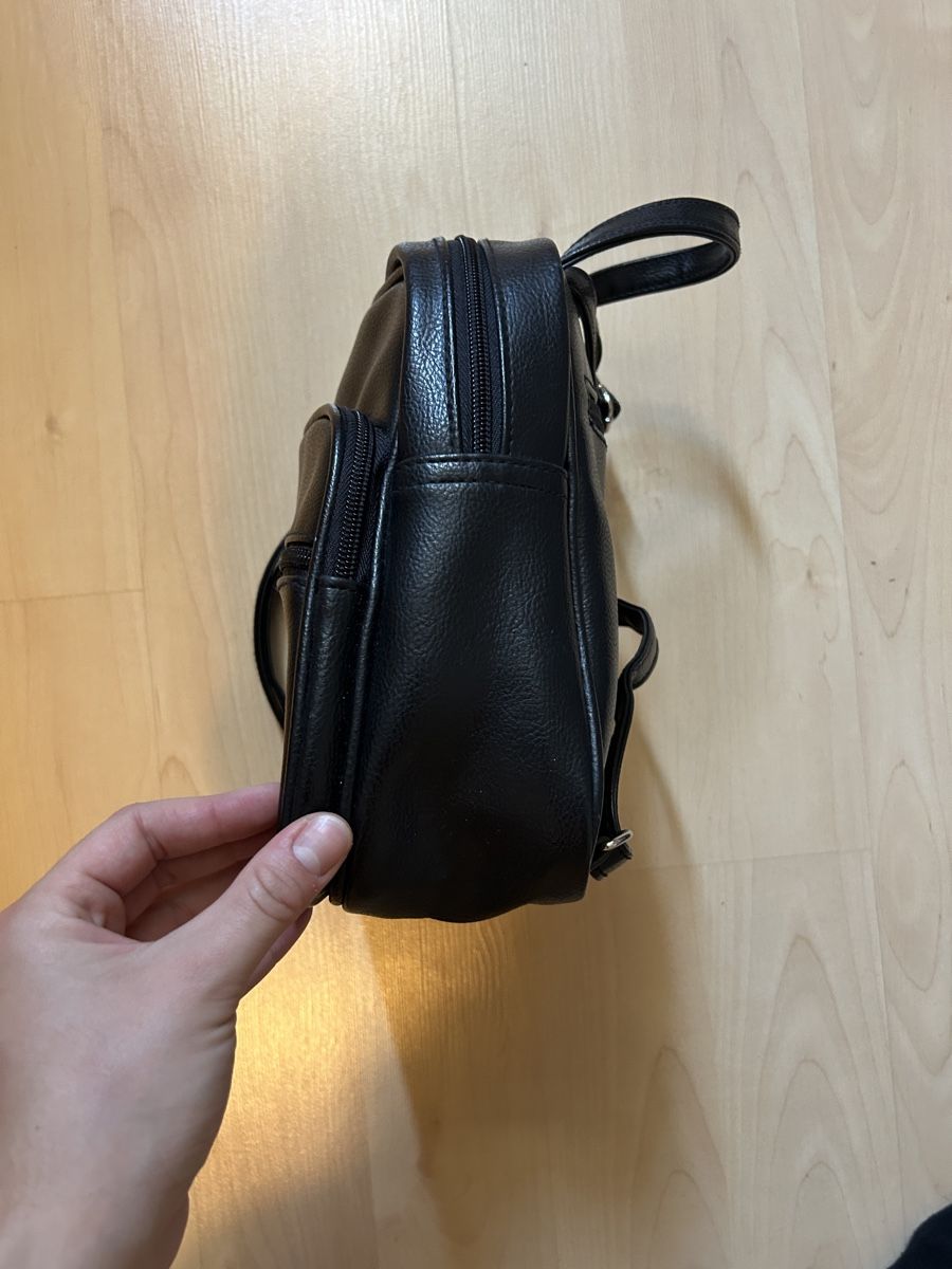 Sacs à dos: Kleiner Rucksack schwarz Kunstleder – D'occasion à Bern par lisuuu 3
