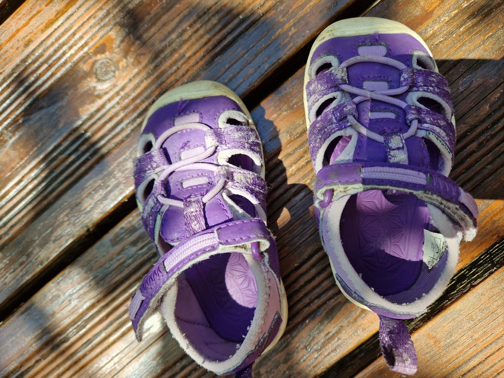 Keen Scarpe per ragazze: Sandales violettes Keen T22 – Usato da Bern venduto da MaurineBeauregard