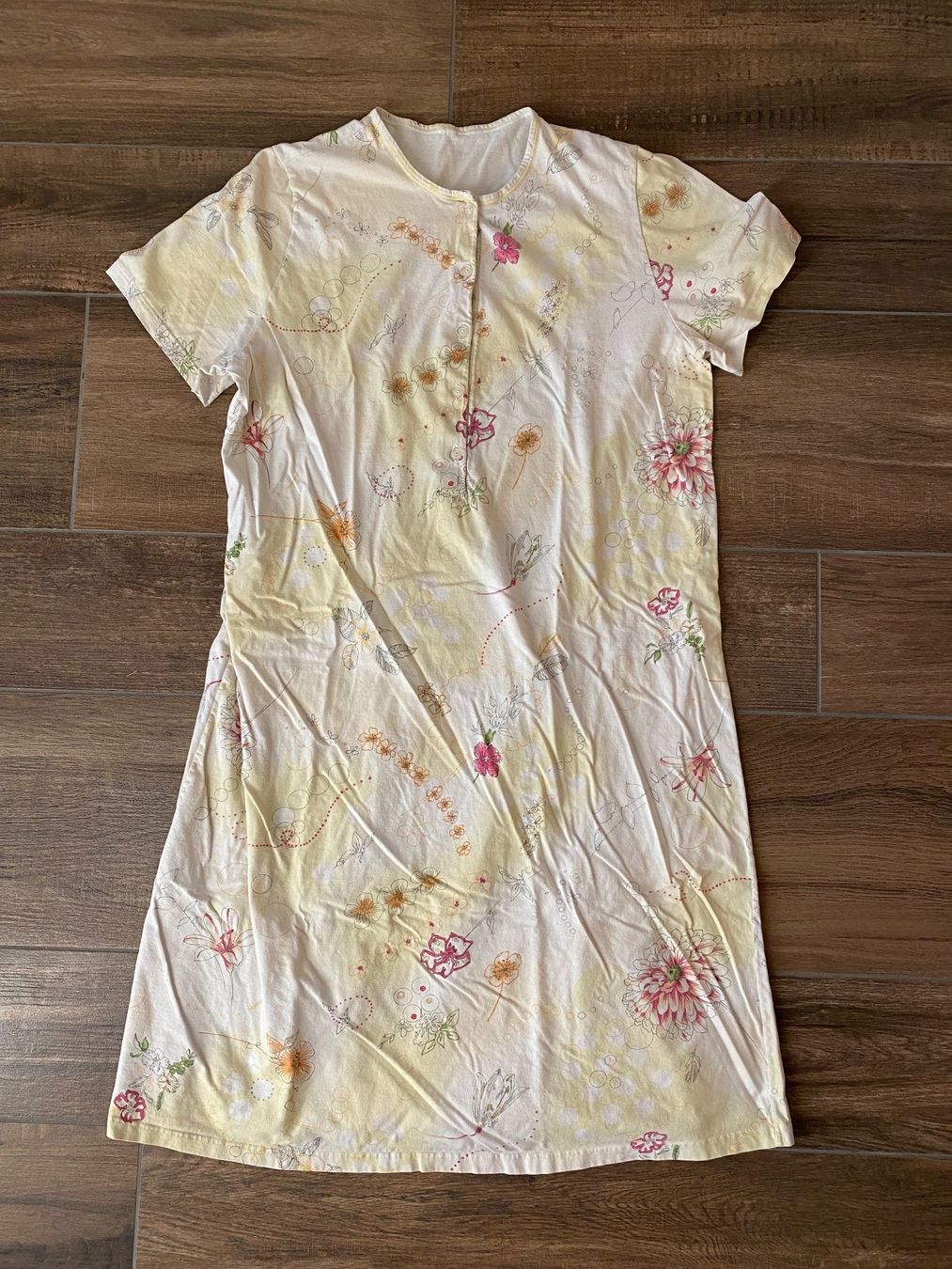 Negligees & Pigiami: Nachthemd Blumen kurzarm gelb Gr. 42 – Usato da Pratteln venduto da a23_j2gs 1