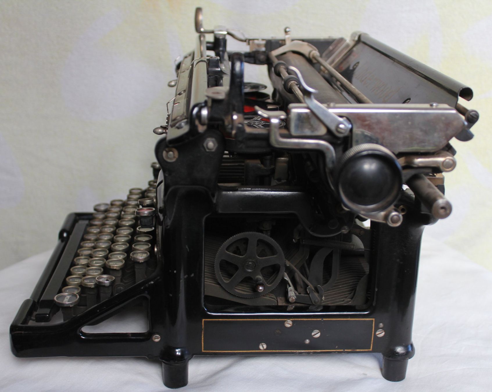 Underwood Machines à écrire: Antike "Underwood"-Schreibmaschine – D'occasion à Herznach par atsirch60 1