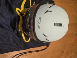 Brandneuer Skihelm zu verkaufen/ Brand new ski helmet