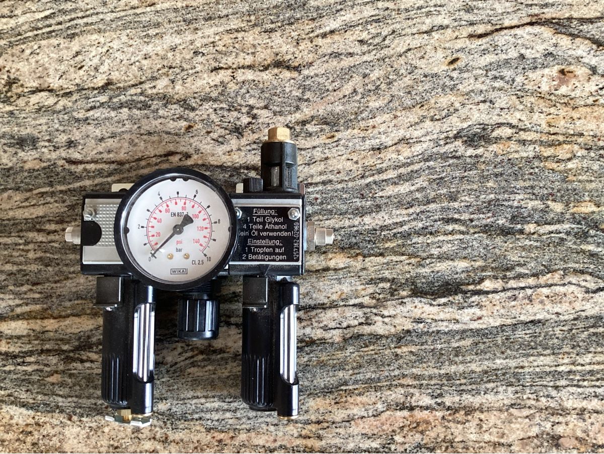 Compressori: Druckminderer, Filter, Wasserabscheider, Manometer - Top! – Nuovo (secondo la descrizione) da St. Margrethen SG venduto da Dubo07 1