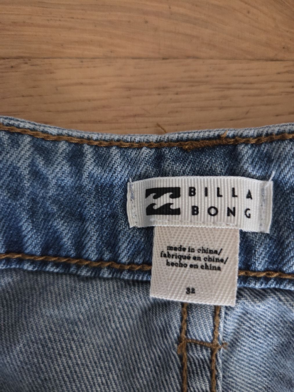 Billabong Jeans: Jeans Shorts Damen  – Neu (gemäss Beschreibung) aus basel von Mountainfreak 1