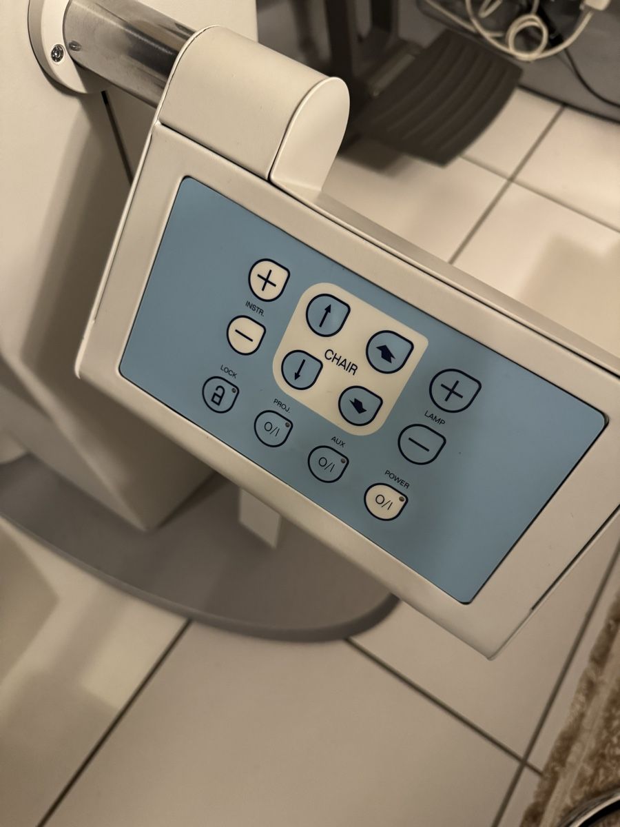 Attrezzature mediche: 2 Mal Refraktionsstühle – Usato da Olten venduto da buj_kym9 3