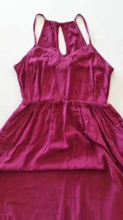 Sommerliches Maxikleid in Weinrot, Grösse 36