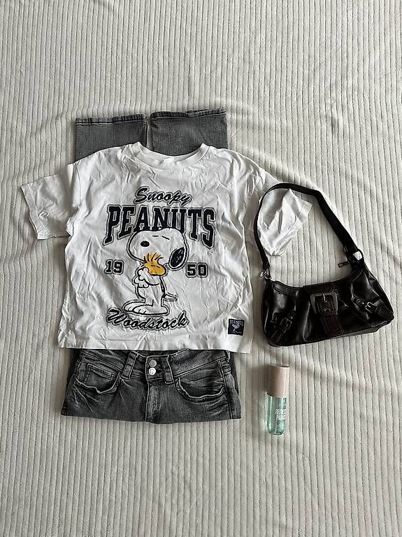 T-shirt: Snoopy Peanuts T-Shirt – Usato da Fislisbach venduto da TamaCh81