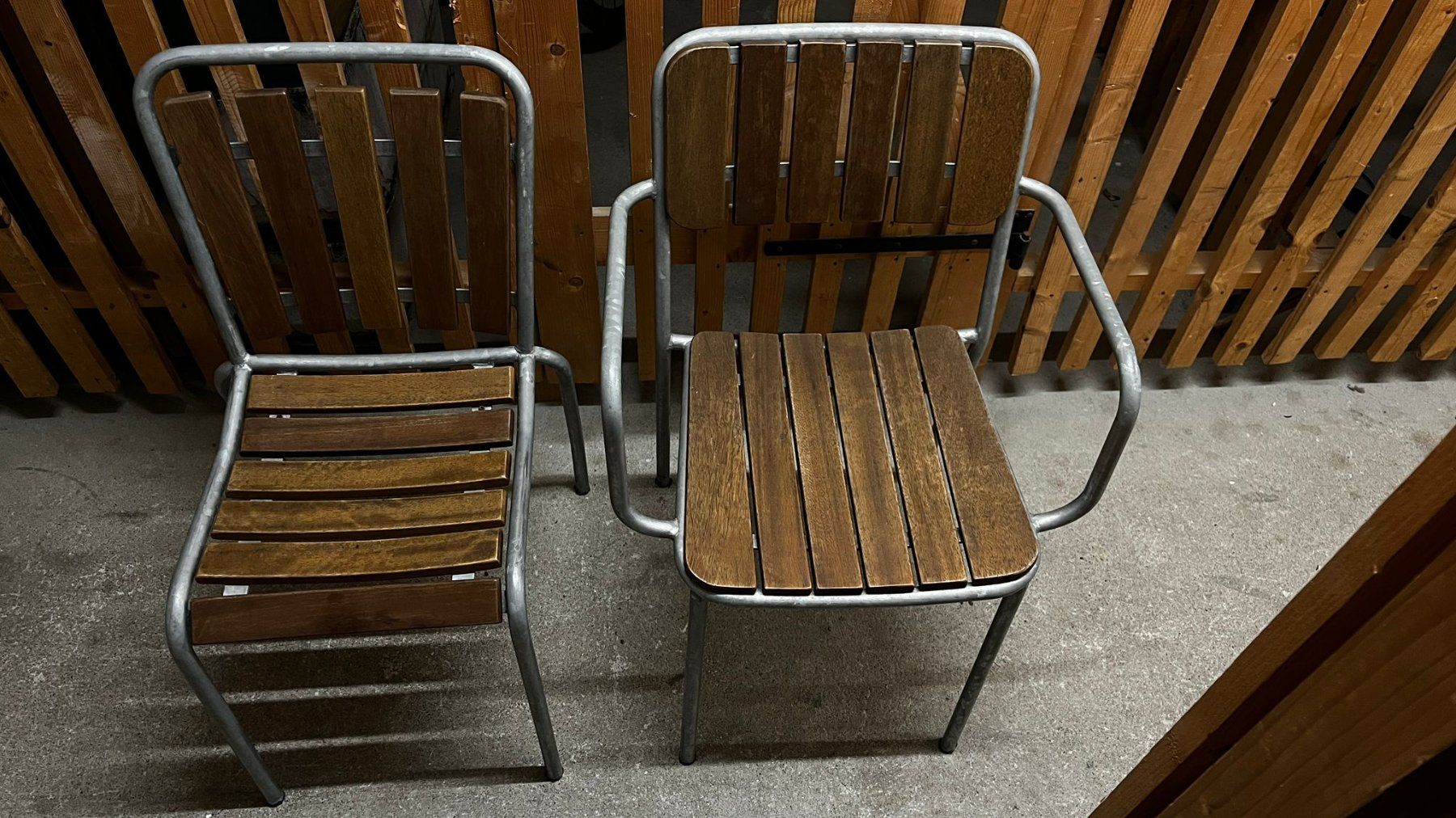 Chaises: 2Stk. massive Outdoor Stühle – D'occasion à Uster par KarlZH