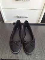 Schwarze Ballerinas, Wildlederoptik