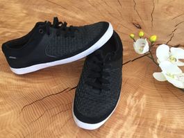 Sneaker aus schwarzem Leder Gr. 38.5 / Baskets cuir