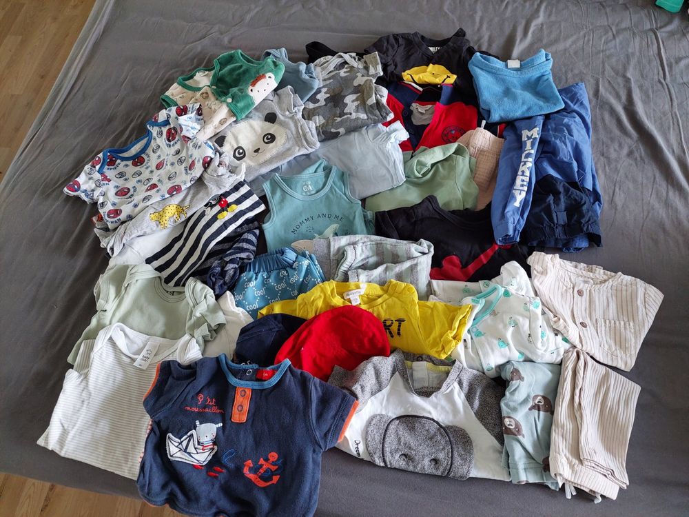 Ensembles coordonnés: 32 TEILIGES JUNGEN KLEIDERPAKET GR. 74/80 – D'occasion à Münchenstein par Strupfi