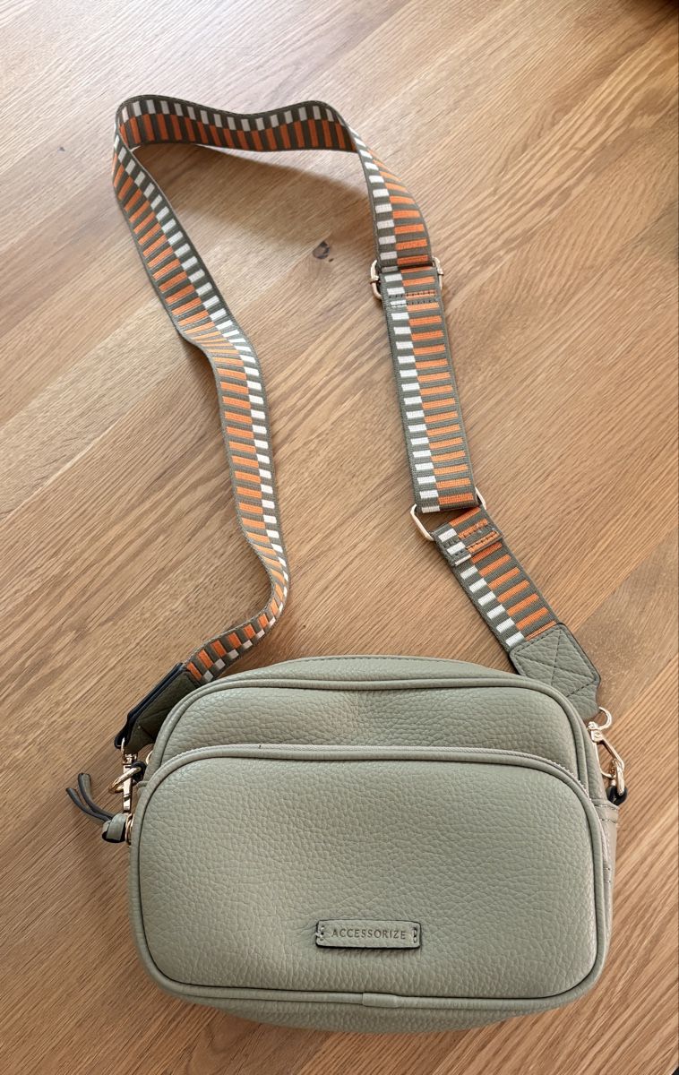 Altro in  Abbigliamento & Accessori: Umhängetasche / Handtasche – Nuovo (secondo la descrizione) da Steg VS venduto da roxyoz
