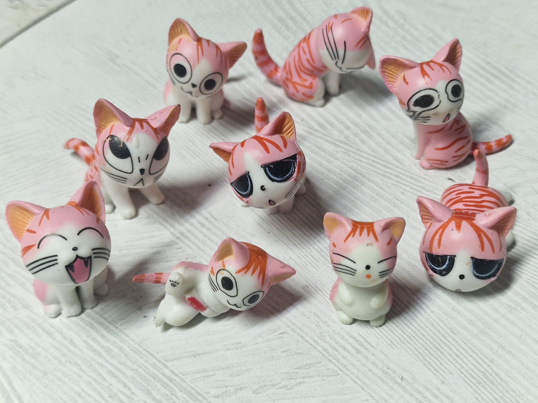 Figuren: 9 Mini Katzen Figuren, Pinke Katzen – Neu (gemäss Beschreibung) aus Uerkheim von Justi.y