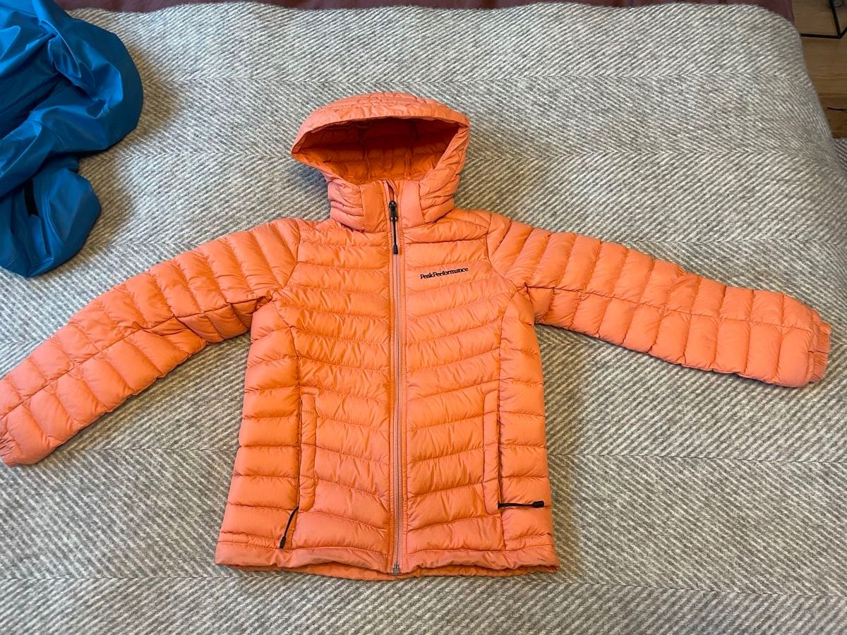 Peak Performance Vestes: Peak performance Down Jacket gr. 130, 8-11 JA wert 300,- – D'occasion à Männedorf par iza04