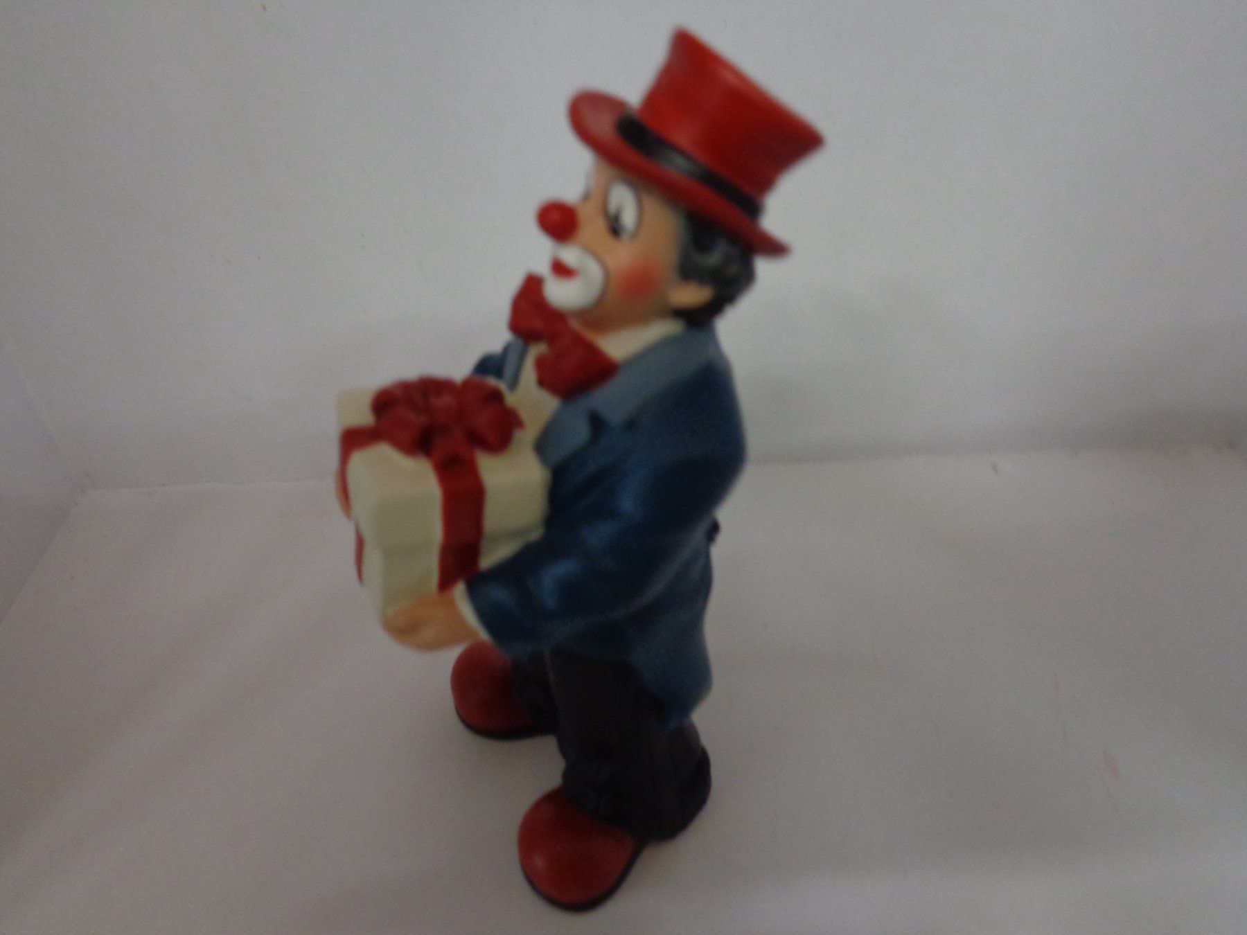 Statuette: Gilde Clown Stehend mit Geschenk Hut rot – Nuovo (secondo la descrizione) da Liestal venduto da Gecko16 6